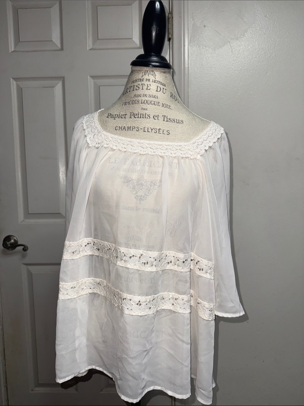 Sheer blouse. 🤍